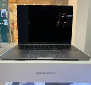 Photo - New Laptop Apple MacBook Air 2022 M2 8GB Intel Core I7 SSD 256GB