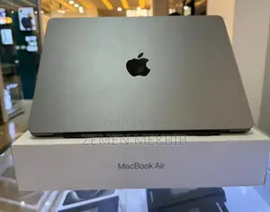 New Laptop Apple MacBook Air 2022 M2 8GB Intel Core I7 SSD 256GB