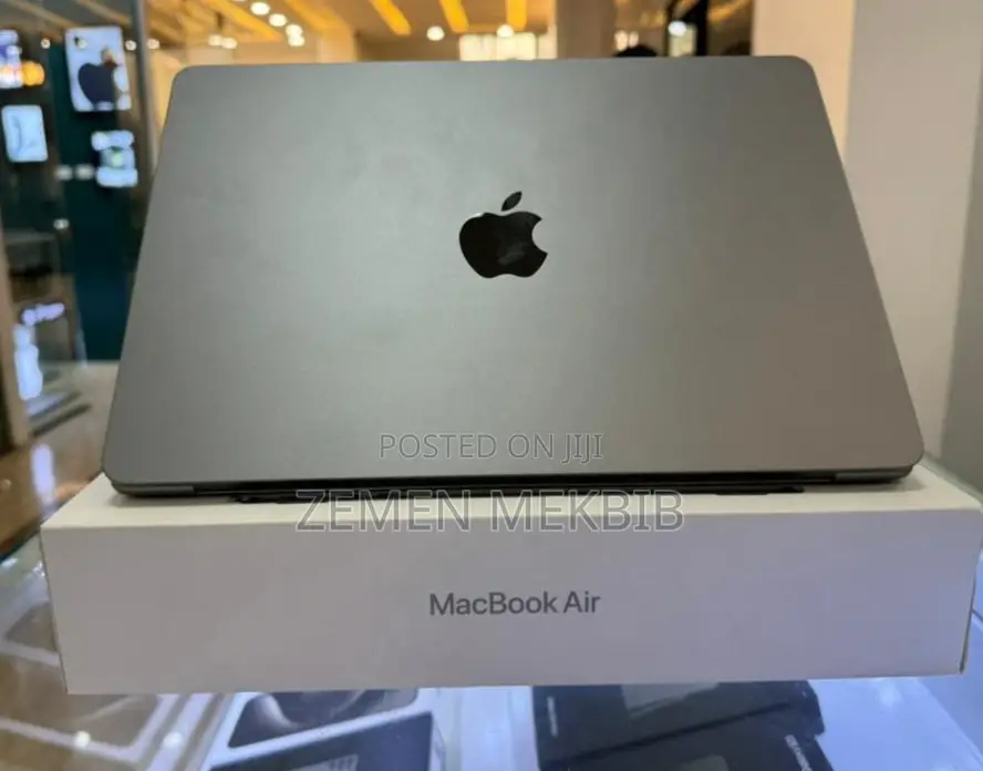 New Laptop Apple MacBook Air 2022 M2 8GB Intel Core I7 SSD 256GB