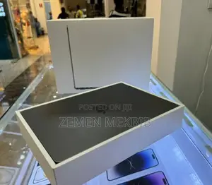 New Laptop Apple MacBook Air 2022 M2 8GB Intel Core I7 SSD 256GB