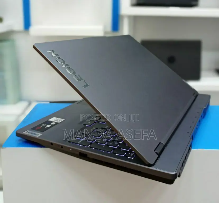 New Laptop Lenovo Legion 5 16GB AMD Ryzen 7 SSD 512GB