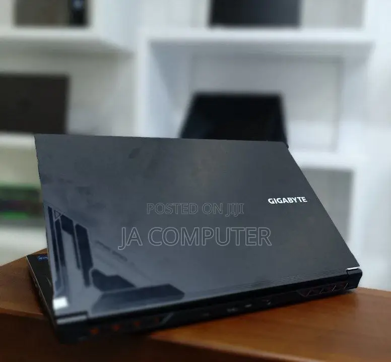 New Laptop Gigabyte AERO 14 16GB Intel Core I7 SSD 512GB