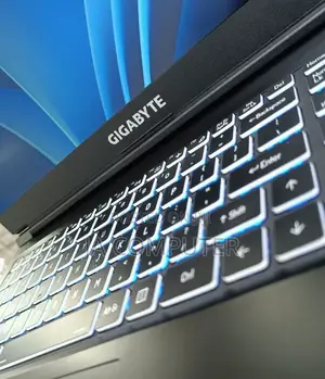New Laptop Gigabyte AERO 14 16GB Intel Core I7 SSD 512GB