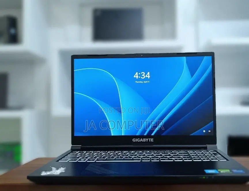 New Laptop Gigabyte AERO 14 16GB Intel Core I7 SSD 512GB
