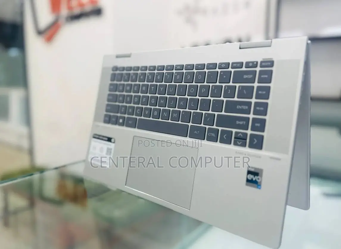 New Laptop HP Envy Spectre XT 13 16GB Intel Core I7 SSD 512GB