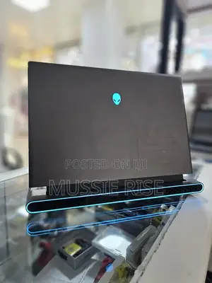 New Laptop Alienware M17x R2 16GB Intel Core I7 SSD 1T