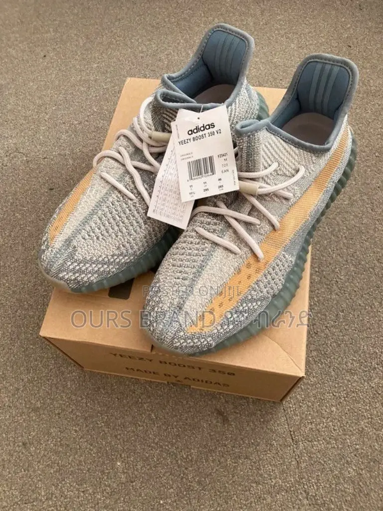 High Master Quality Luxurious Adidas Yezzy Casual Wear Shoe