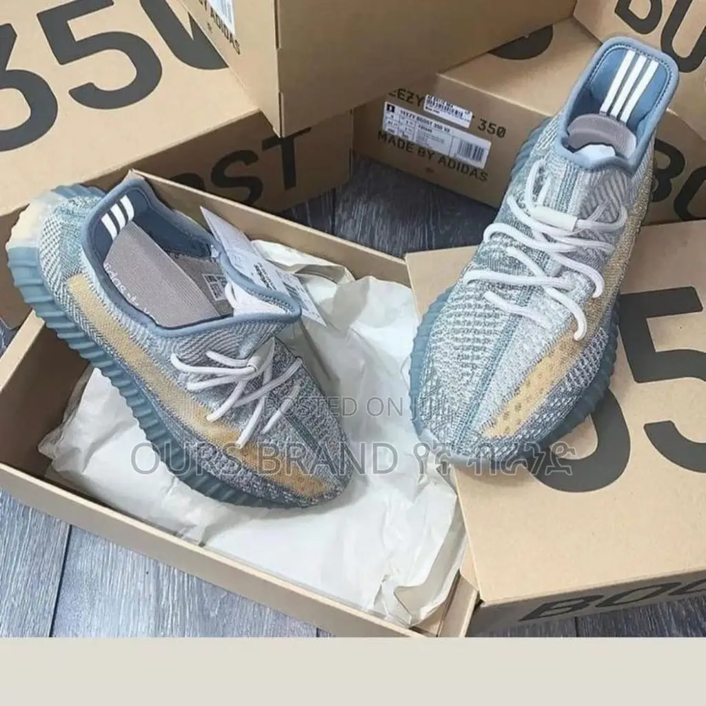 High Master Quality Luxurious Adidas Yezzy Casual Wear Shoe