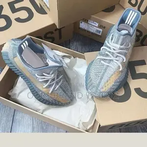 High Master Quality Luxurious Adidas Yezzy Casual Wear Shoe