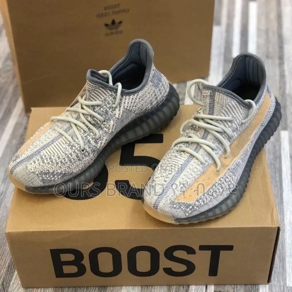 High Master Quality Luxurious Adidas Yezzy Casual Wear Shoe