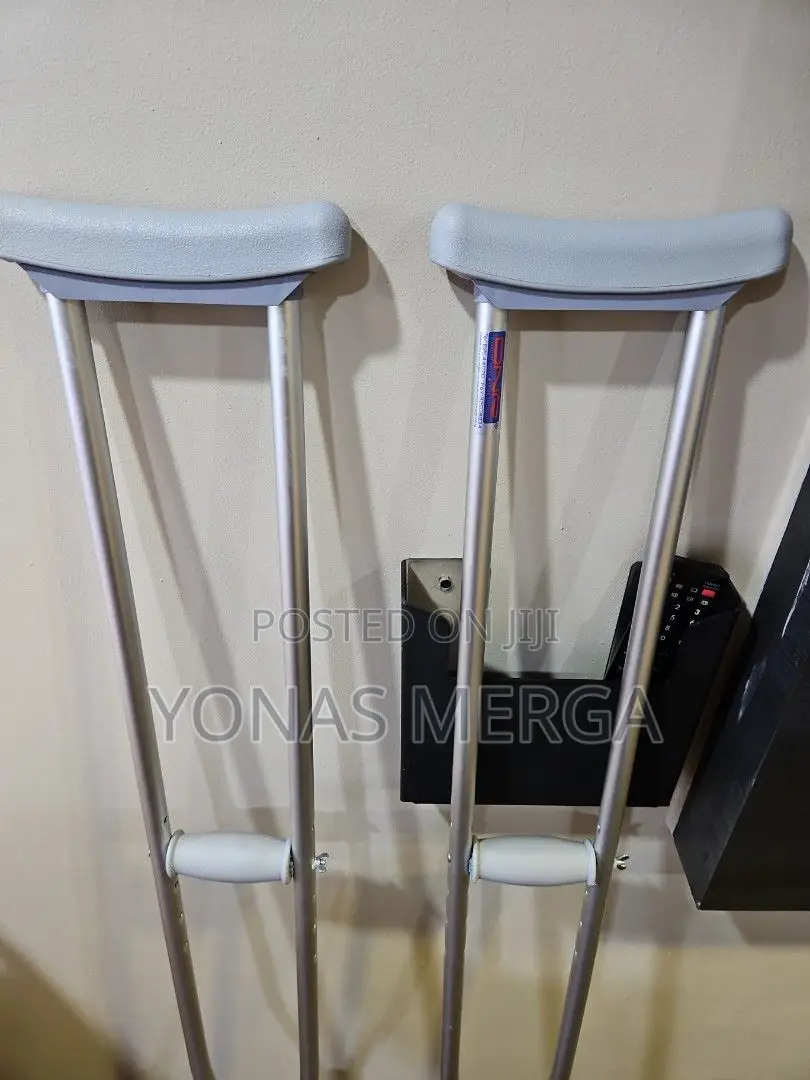 ክራንች%¶ክራንች|\ክራንች<>Crutches |Height-Adjustable Crutches።ክራንች