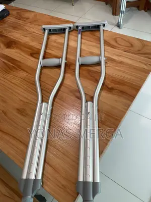 Photo - ክራንች¶°ክራንች|∞ክራንች§°ክራንች/:Crutches □Crutches !/Crutches ^ክራንች