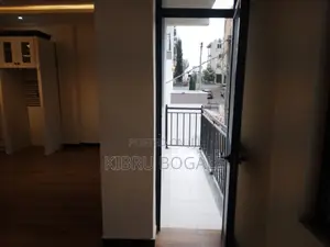 5bdrm House in Samit 72, Bole for sale