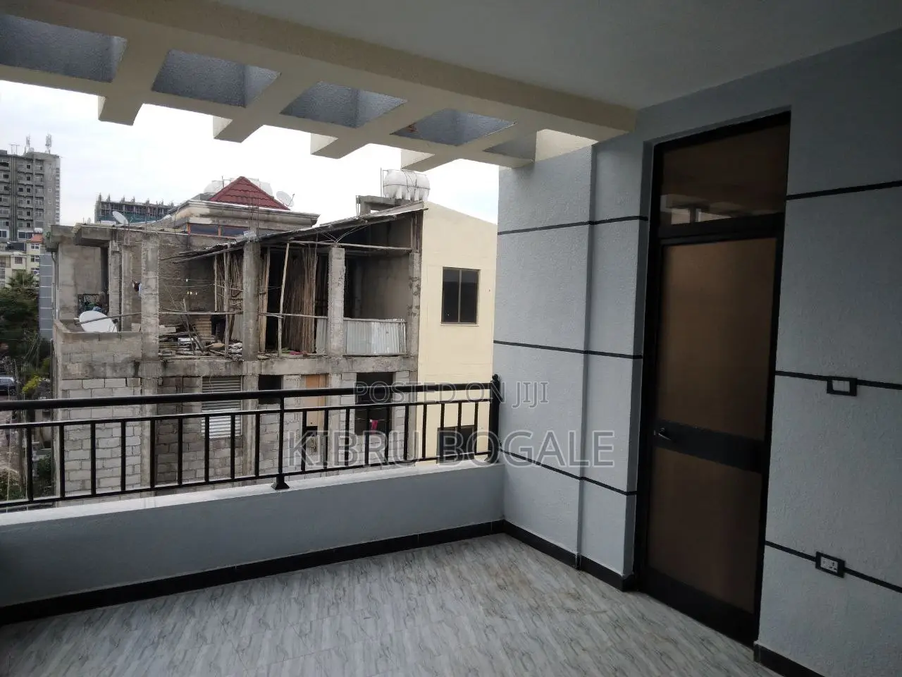 5bdrm House in Samit 72, Bole for sale