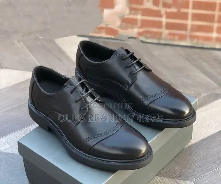 High Master Quality Luxurious Clark's Sneakers Shoes