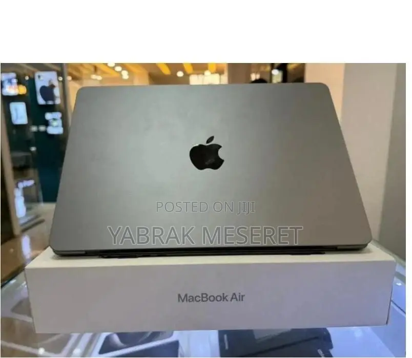 New Laptop Apple MacBook Air 2022 M2 8GB Apple M2 SSD 256GB