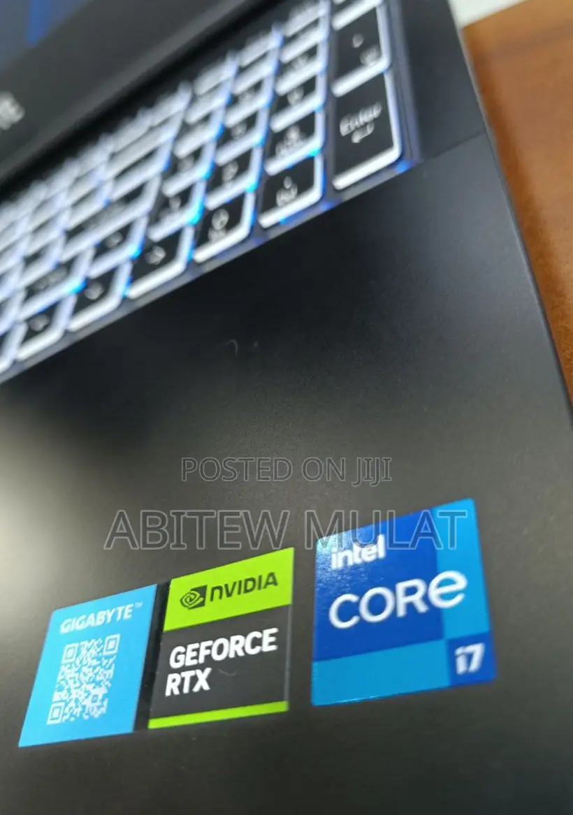 New Laptop Gigabyte AERO 15 16GB Intel Core I7 SSD 512GB