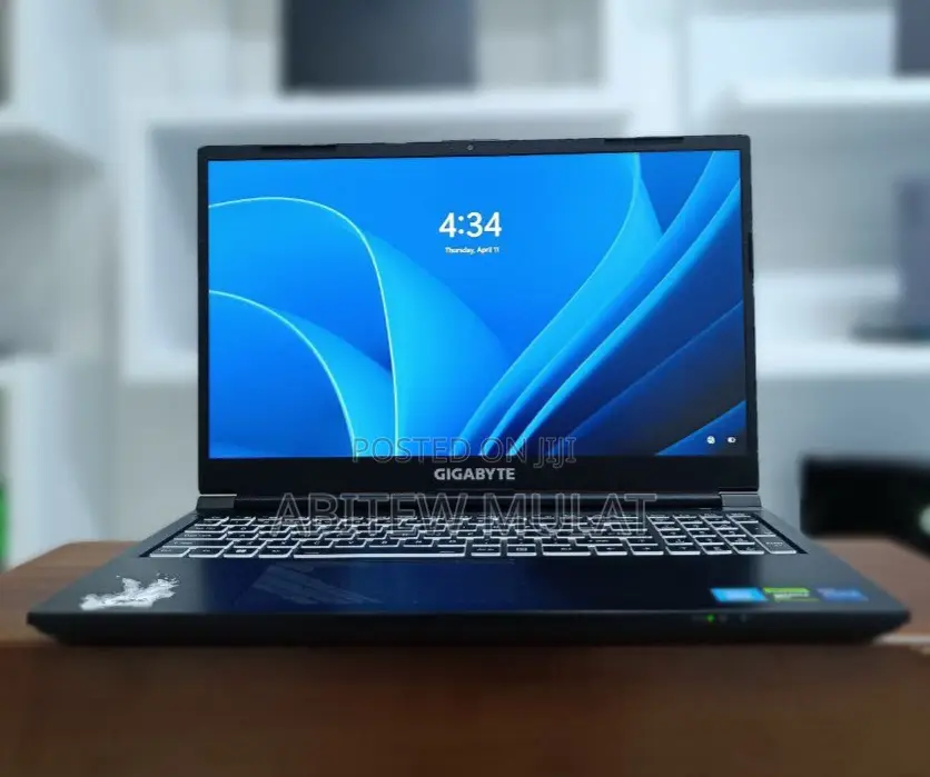 New Laptop Gigabyte AERO 15 16GB Intel Core I7 SSD 512GB