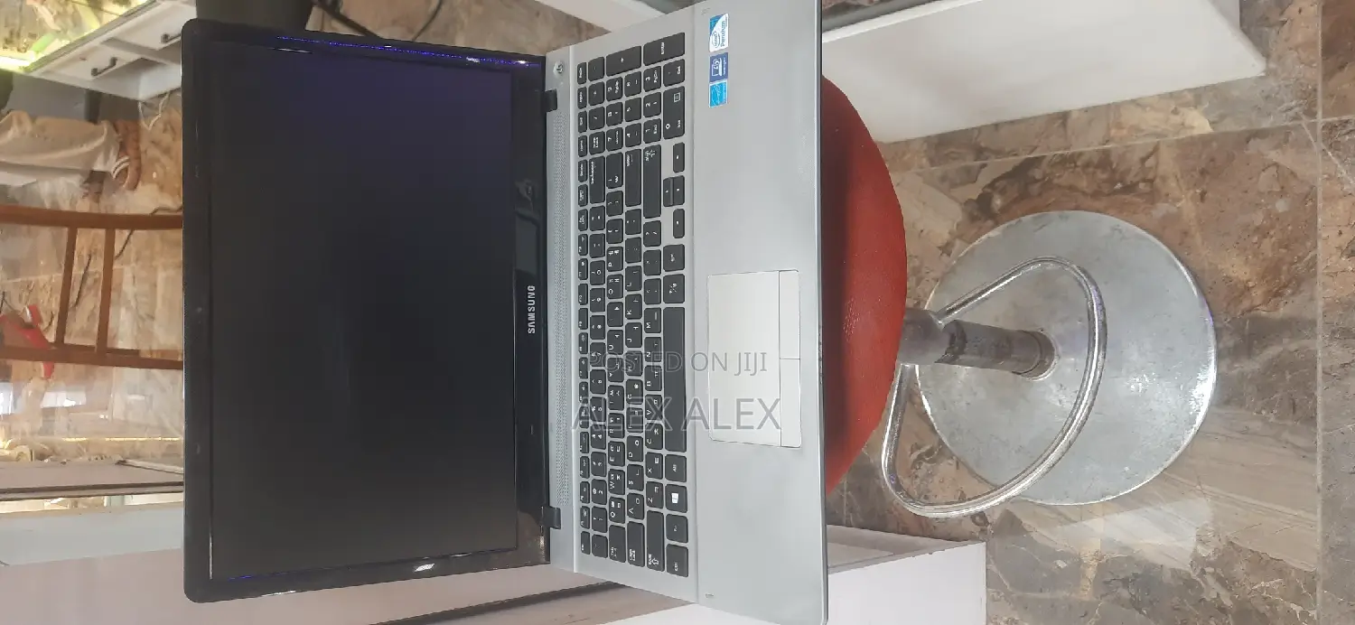 Laptop Samsung Ativ Smart PC 8GB Intel Pentium HDD 1T