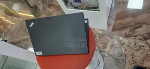 Photo - Laptop Lenovo ThinkPad Yoga 8GB Intel Core I3 SSD 512GB