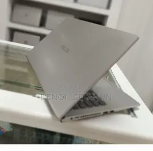 New Laptop Asus VivoBook 15 X505BA 8GB Intel Core I5 SSD 512GB