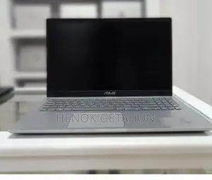 New Laptop Asus VivoBook 15 X505BA 8GB Intel Core I5 SSD 512GB