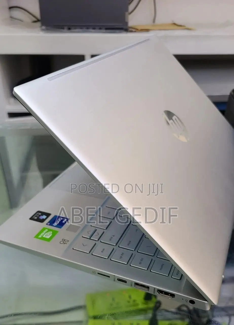 New Laptop HP Pavilion 11 16GB Intel Core I7 SSD 512GB