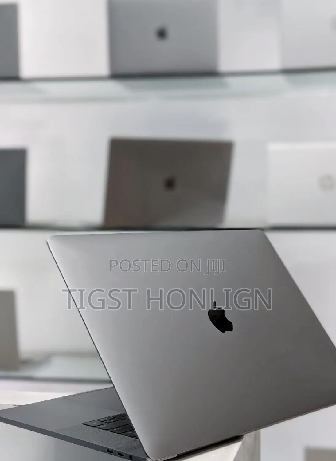 New Laptop Apple MacBook 2018 32GB Intel Core I9 SSD 1T