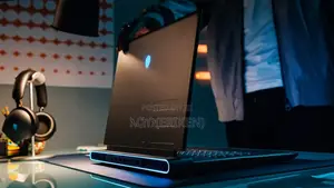 New Laptop Alienware Area-51m 16GB Intel Core I7 SSD 1T