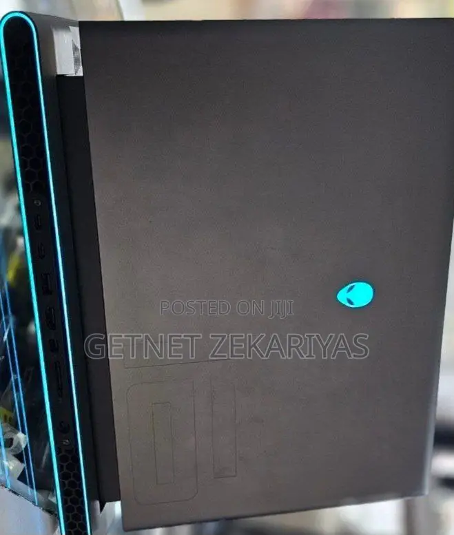 New Laptop Alienware M17x R2 16GB Intel Core I7 SSD 1T