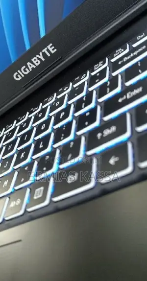 New Laptop Gigabyte AERO 15 16GB Intel Core I7 SSD 512GB