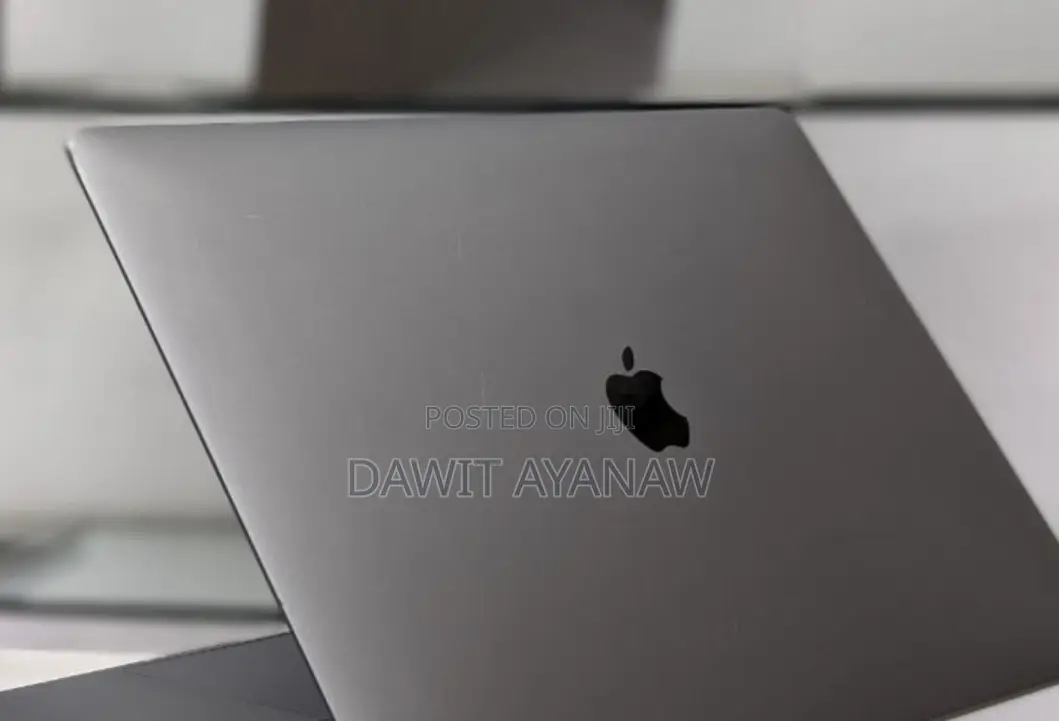 New Laptop Apple MacBook Pro 2018 32GB Intel Core I9 SSD 1T