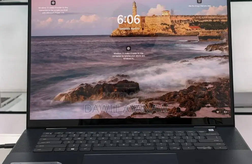 New Laptop Dell 16GB AMD Ryzen 7 SSD 512GB