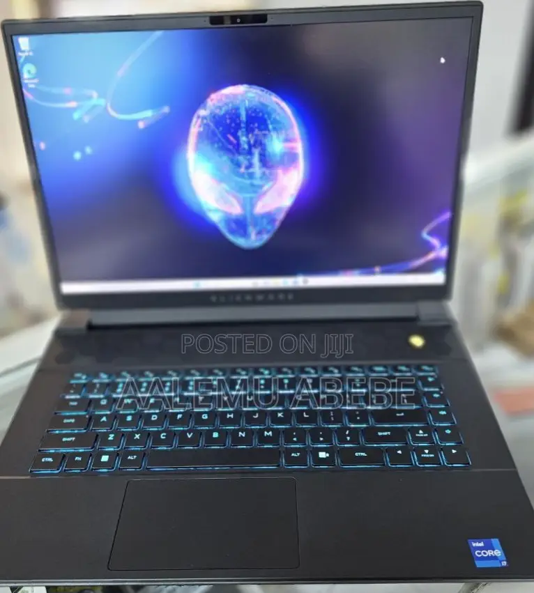 New Laptop Alienware M17x R2 16GB Intel Core I7 SSD 1T