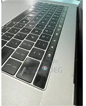 New Laptop Apple MacBook Pro 2018 32GB Intel Core I9 SSD 1T