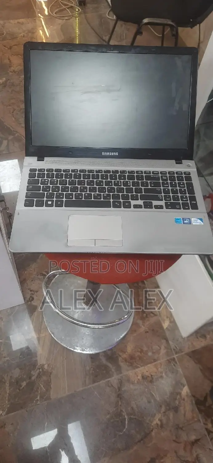 Laptop Samsung Ativ Smart PC 8GB Intel Pentium HDD 1T