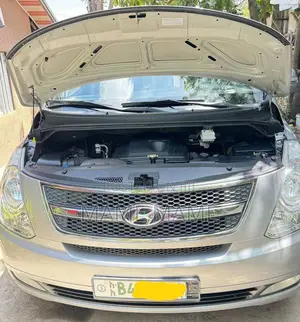 Hyundai Starex 2015 Silver