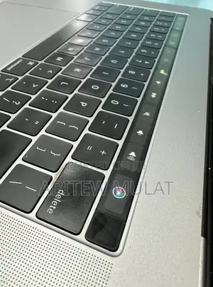 Photo - New Laptop Apple MacBook Pro 2018 32GB Intel Core I9 SSD 1T