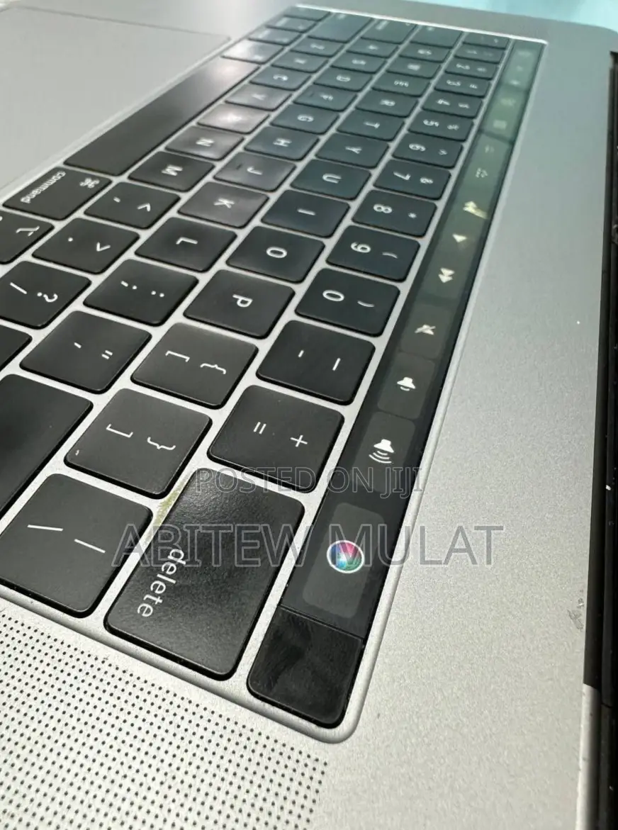 New Laptop Apple MacBook Pro 2018 32GB Intel Core I9 SSD 1T