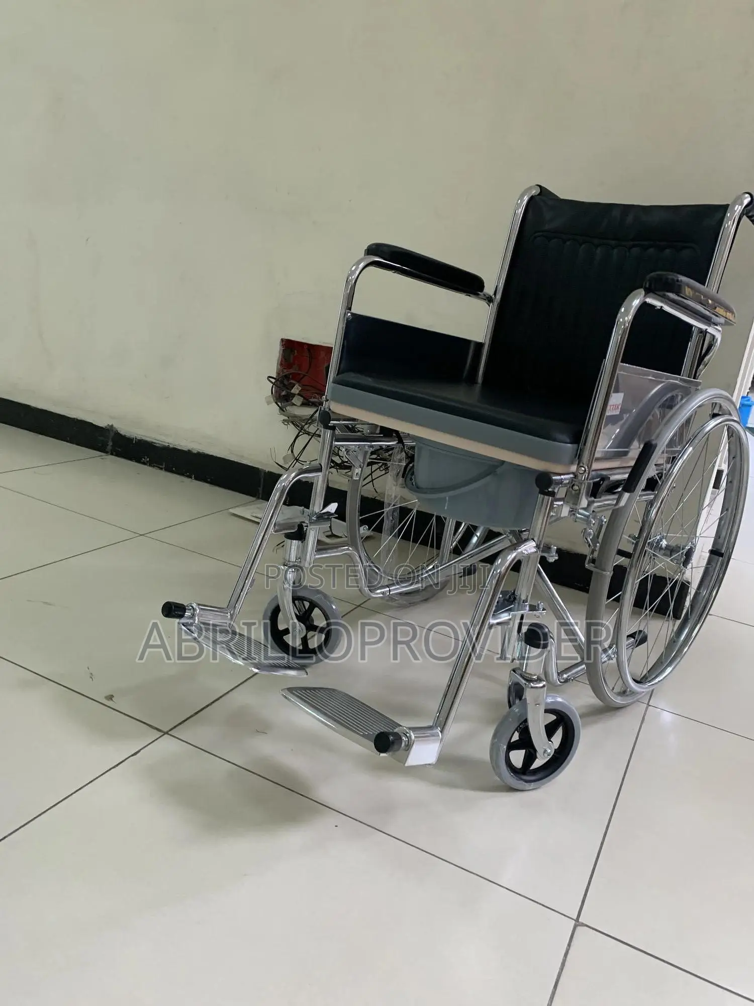 150fg Wheechair<Comparable Wheelchair>Toilet Wheelchair<New>