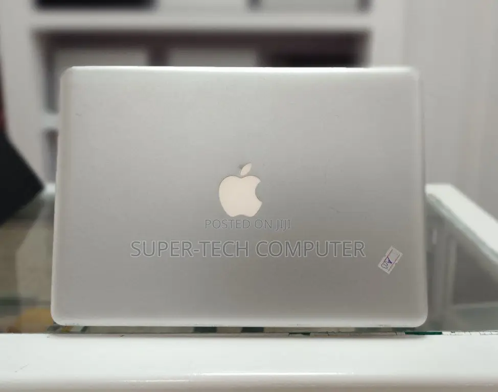 New Laptop Apple MacBook Pro 2010 4GB Intel Core 2 Duo HDD 320GB