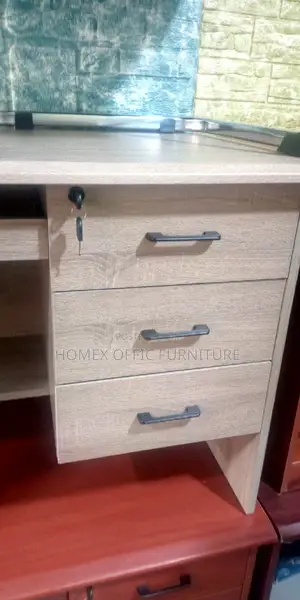 Office Secretarial and Staff Desk የቢሮ የፀሀፊ እና ስታፍ ዴስክ