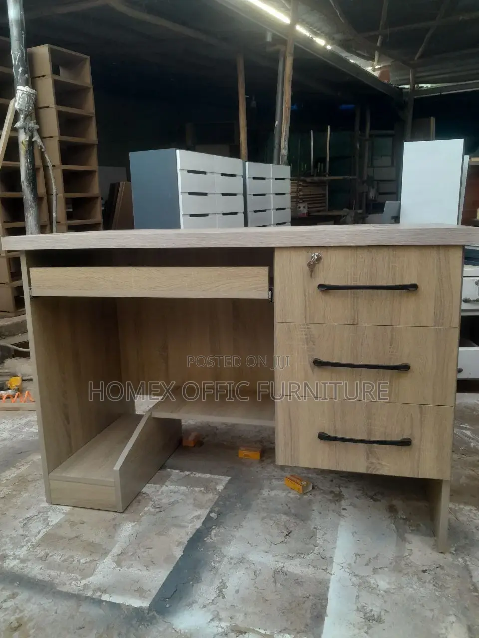 Office Secretarial and Staff Desk የቢሮ የፀሀፊ እና ስታፍ ዴስክ