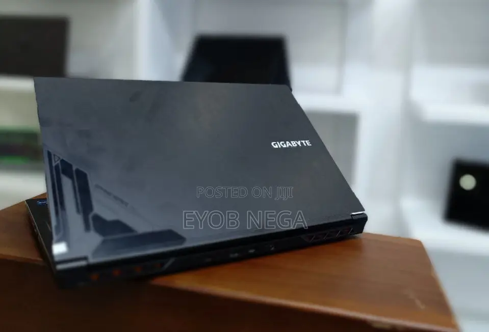 New Laptop Gigabyte 16GB Intel Core I7 SSD 512GB