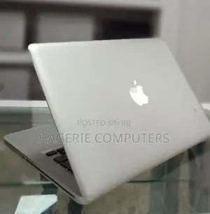 New Laptop Apple MacBook Pro 2010 4GB Intel Core 2 Quad HDD 320GB