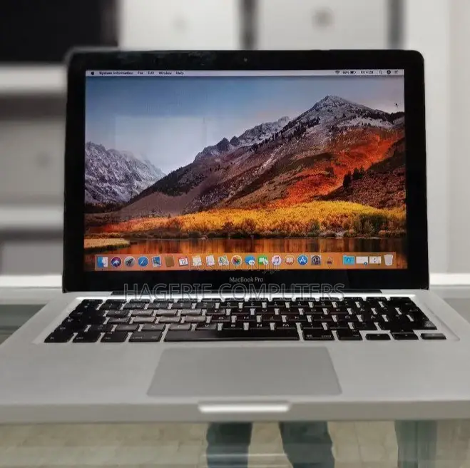 New Laptop Apple MacBook Pro 2010 4GB Intel Core 2 Quad HDD 320GB