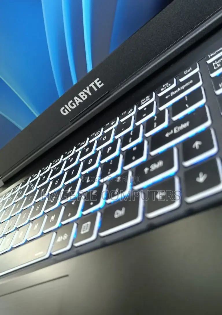 New Laptop Gigabyte 16GB Intel Core I7 SSD 512GB