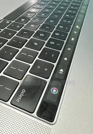 New Laptop Apple MacBook Pro 2018 32GB Intel Core I9 SSD 1T