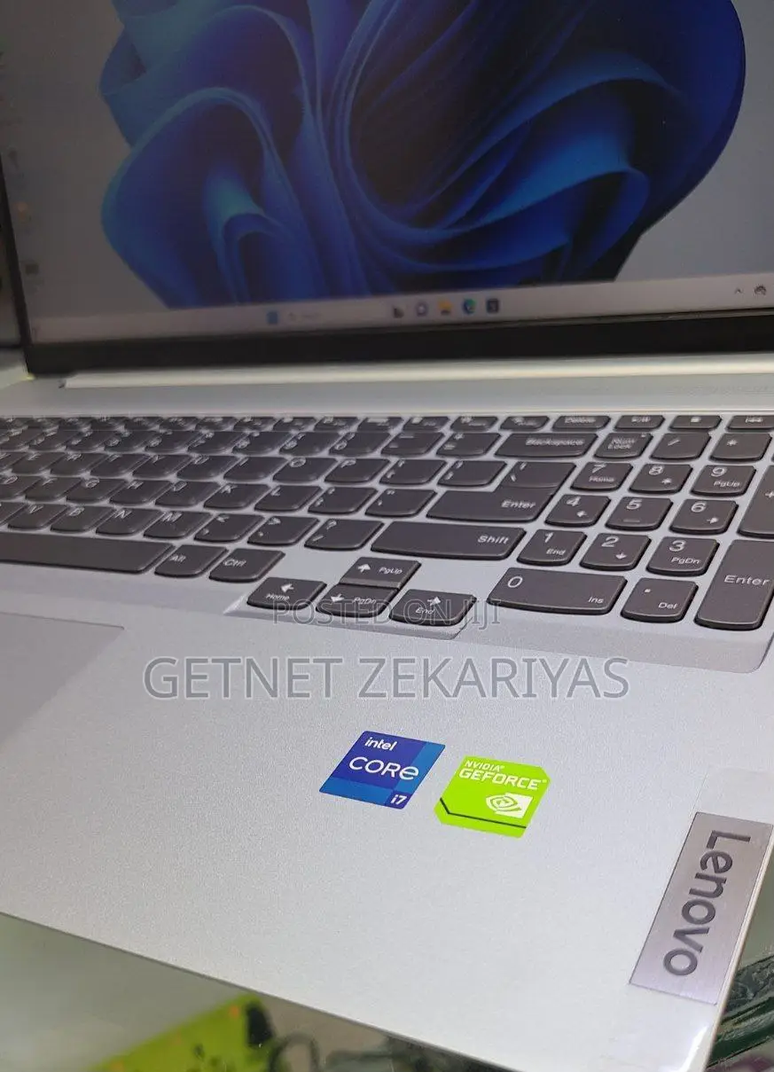 New Laptop Lenovo IdeaPad 300 16GB Intel Core I7 SSD 512GB