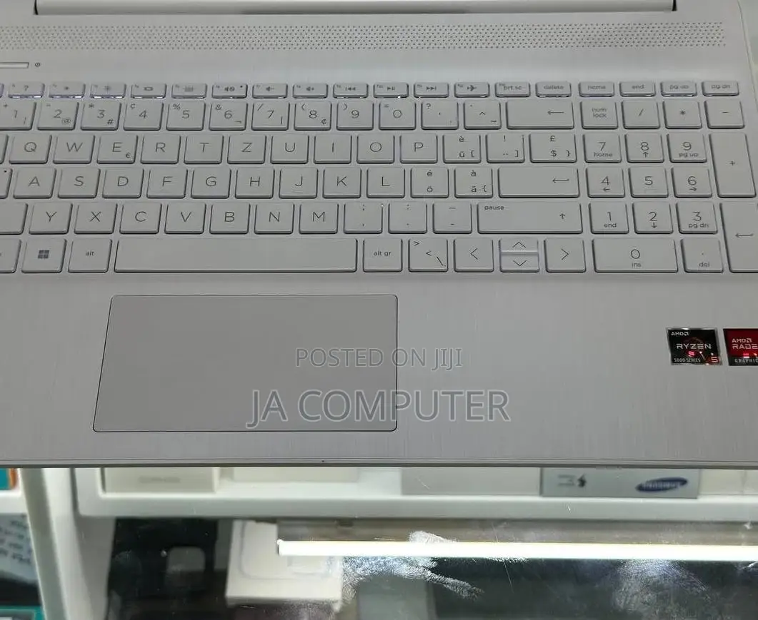 New Laptop HP Stream Notebook 8GB AMD Ryzen 5 SSD 256GB